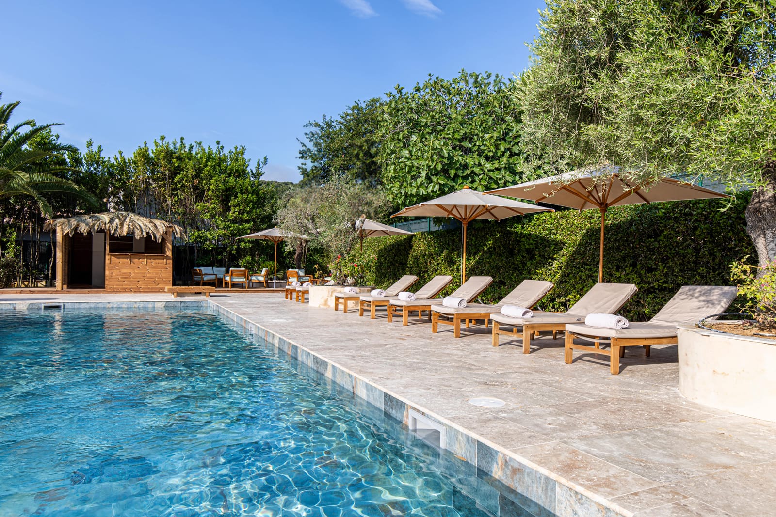 Piscine côté jardin